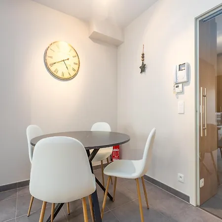 Family Home, Apartment *
